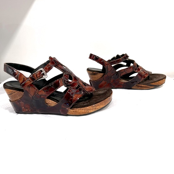 Donald J. Pliner Shoes - Donald J Pliner Women’s Sz 7 Tortoise Shell Platform Wedge Made in Italy